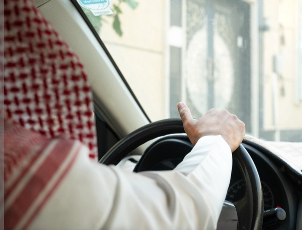 طريقة استخراج تأشيرة سائق خاص في السعودية 1445